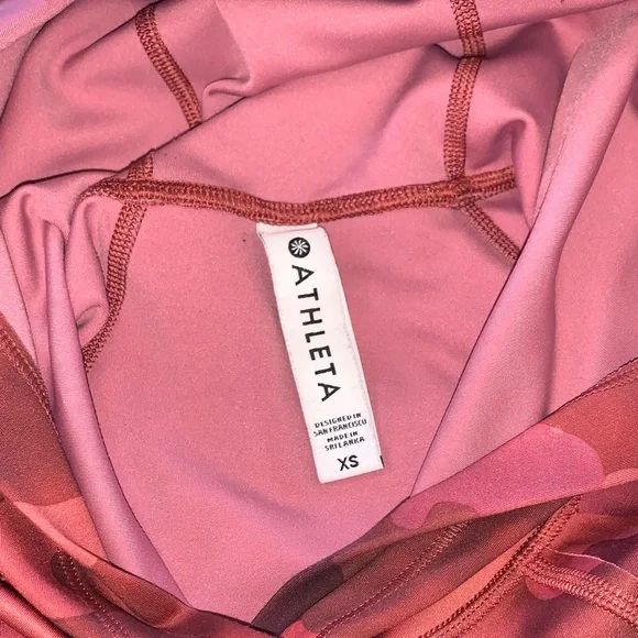 Athleta Women’s Pink and Red Camo Hooded Cropped Pullover Sweatshirt Hoodie XS - Picture 10 of 15